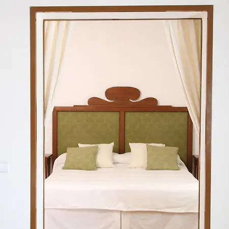 Rural Son Tretze - Adults Only