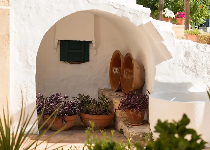 Rural Son Tretze - Adults Only