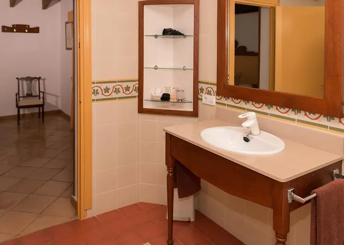 Rural Son Tretze - Adults Only