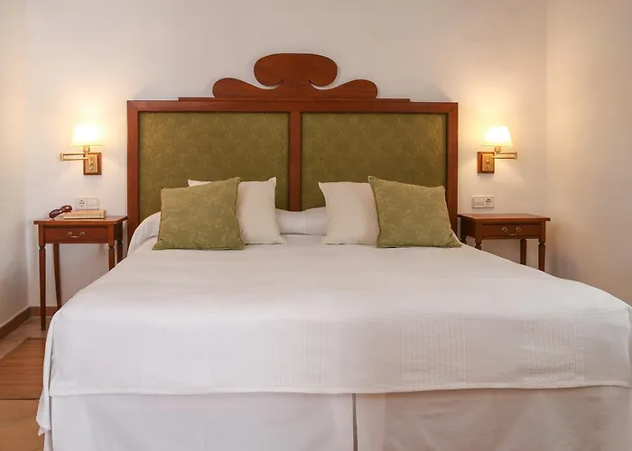 Rural Son Tretze - Adults Only