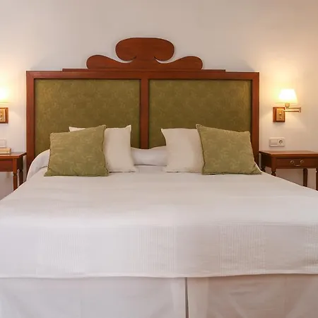 Rural Son Tretze - Adults Only