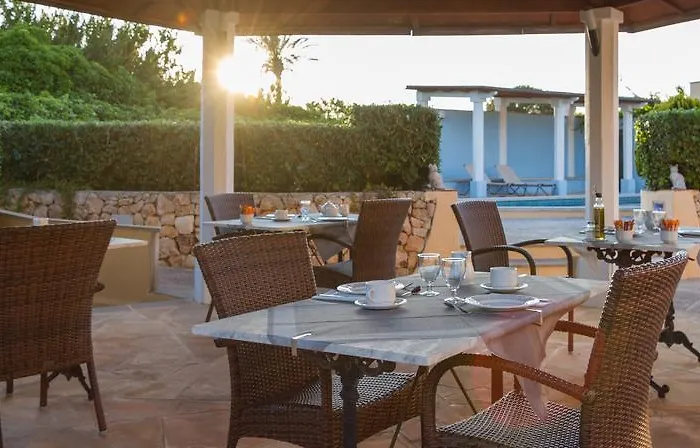 Rural Son Tretze - Adults Only